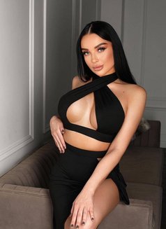 Mouna - escort in Beirut Photo 6 of 15