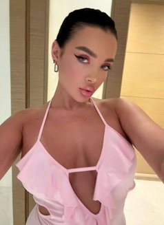 Mouna - escort in Beirut Photo 12 of 15