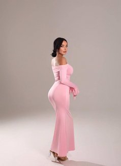 Mouna - escort in Beirut Photo 15 of 15