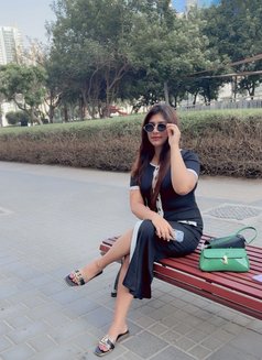 Mouni - puta in Dubai Photo 4 of 6