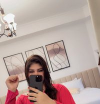 Ruhi - puta in Dubai