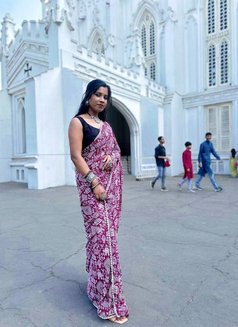 Mousumi - puta in Kolkata Photo 2 of 9