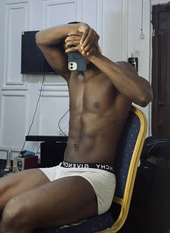 Mozy - Male escort in Al Manama Photo 3 of 9