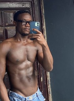 Mozy - Male escort in Al Manama Photo 6 of 9