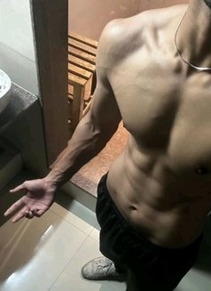 Mr Anonymous - Male escort in New Delhi Photo 6 of 7