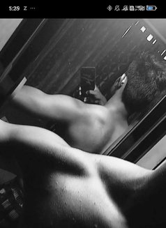 Mr. Arya - masseur in Kolkata Photo 13 of 28