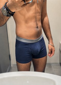 Mr Black - Male escort in Bangkok Photo 6 of 6