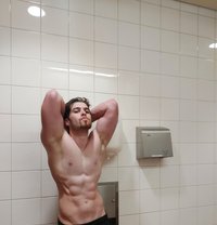 JERRY - Male escort in Dubai