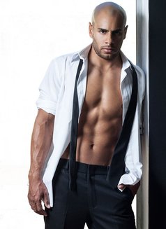 Mr. Brendon - Male escort in Cancún Photo 1 of 5
