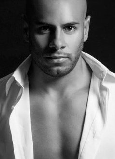 Mr. Brendon - Male escort in Cancún Photo 3 of 5