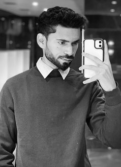 Mr. Charm - Male escort in New Delhi Photo 2 of 10