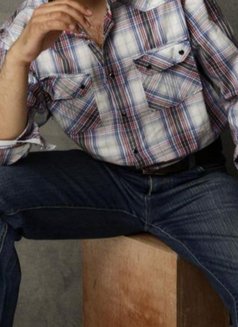 Mr Chocolate - Male escort in London Photo 5 of 5