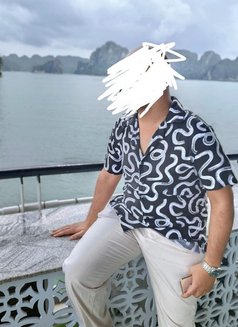 Mr Cuddle Bald and Beautiful - Acompañantes masculino in Mumbai Photo 1 of 2