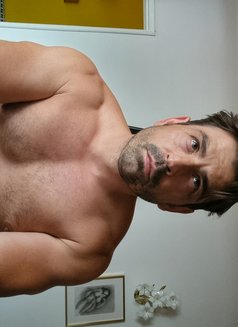 Mr D Castro - Male escort in Lisbon Photo 2 of 4