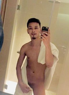 Asian Ehsan - Male escort in İstanbul Photo 5 of 7