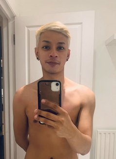 Asian Ehsan - Male escort in İstanbul Photo 6 of 7