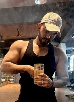 Mr Expensive - A Handsome Muscular Hunk - masseur in New Delhi Photo 11 of 19