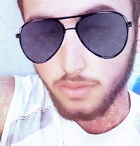 Mr George - Intérprete masculino de adultos in Madinah