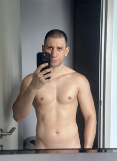Mr Grey Jinjok - Acompañantes masculino in Bangkok Photo 4 of 15