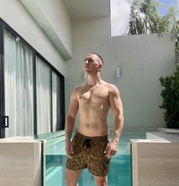 Mr Grey Jinjok - Male escort in Bangkok