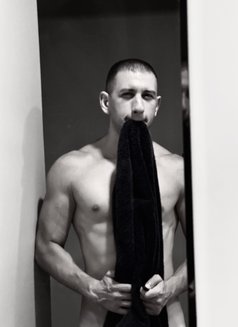 Mr Grey Jinjok - Acompañantes masculino in Bangkok Photo 4 of 13