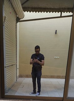 Mr. H - Male escort in Riyadh Photo 3 of 9