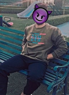 Mr Hunter - Male escort in New Delhi Photo 2 of 7