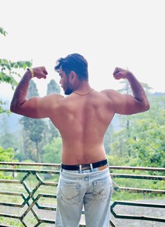 Mr Khan - Male escort in New Delhi Photo 2 of 4