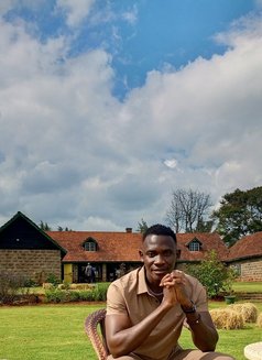 Mr Lee - Male escort in Nairobi Photo 2 of 6