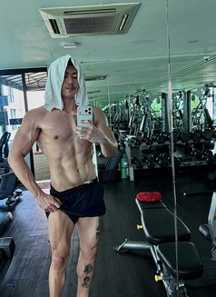 Mr. Musclee - Male escort in Bangkok Photo 1 of 5