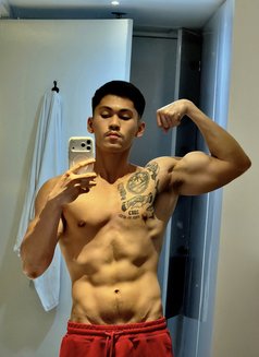 Mr. Musclee - Male escort in Bangkok Photo 2 of 5