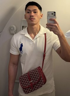 Mr. Musclee - Male escort in Bangkok Photo 3 of 5