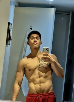Mr. Musclee - Male escort in Bangkok Photo 4 of 5