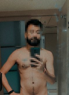 Mr. Mystery - Boyfriend Experience - Acompañantes masculino in Pune Photo 1 of 5