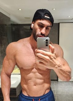 Mr.NaughtyTop - Male companion in Hong Kong Photo 5 of 12