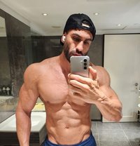 Mr.NaughtyTop - Acompañante masculino in Hong Kong Photo 5 of 12