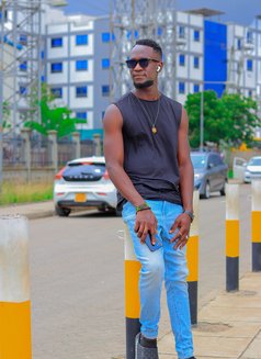 Mr Rr #Ladies Only - Acompañante masculino in Nairobi Photo 4 of 5