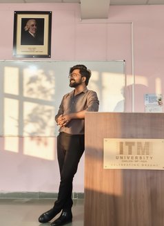 Mr Sagar - Intérprete masculino de adultos in Jaipur Photo 1 of 9
