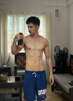 Mr Swabe - Male companion in Manila Photo 17 of 17