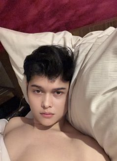 Mr. Sweet - Male escort in Jakarta Photo 4 of 6