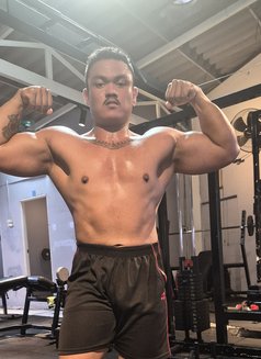 MR TH - Male escort in Bangkok Photo 1 of 5