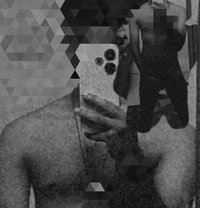 Mr. V - Acompañantes masculino in Raipur