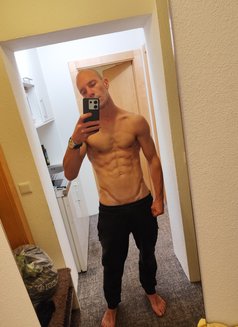 Mr Vander - Male escort in Bangkok Photo 1 of 3