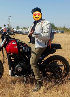 Mr. Velvet Touch - Male escort in Hyderabad Photo 2 of 3