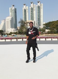 Mrj - Male escort in Bangkok Photo 3 of 4