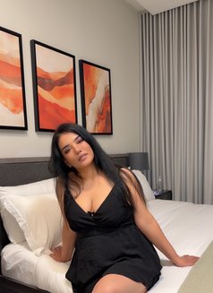 Mrs Mommy Zara - puta in Riyadh Photo 1 of 5
