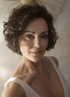 Mrs Olivia S - puta in Singapore Photo 6 of 9