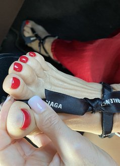 Mrs Robinson British Milf - escort in London Photo 4 of 9