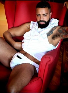 MrTHICK8 - Acompañantes masculino in Beirut Photo 2 of 9