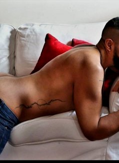 MrTHICK8 - Acompañantes masculino in Beirut Photo 9 of 9